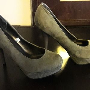 Mossimo grey suede stiletto's